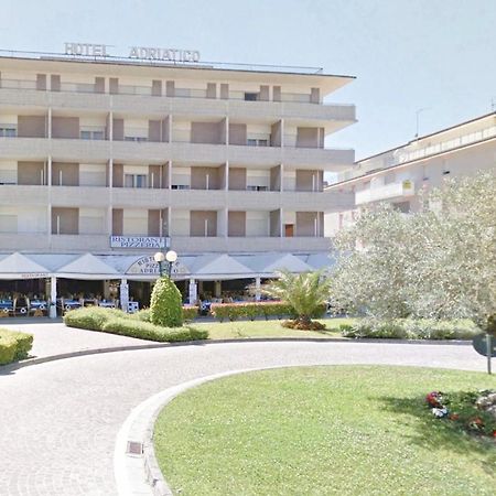 Hotel Adriatico ビビオーネ エクステリア 写真