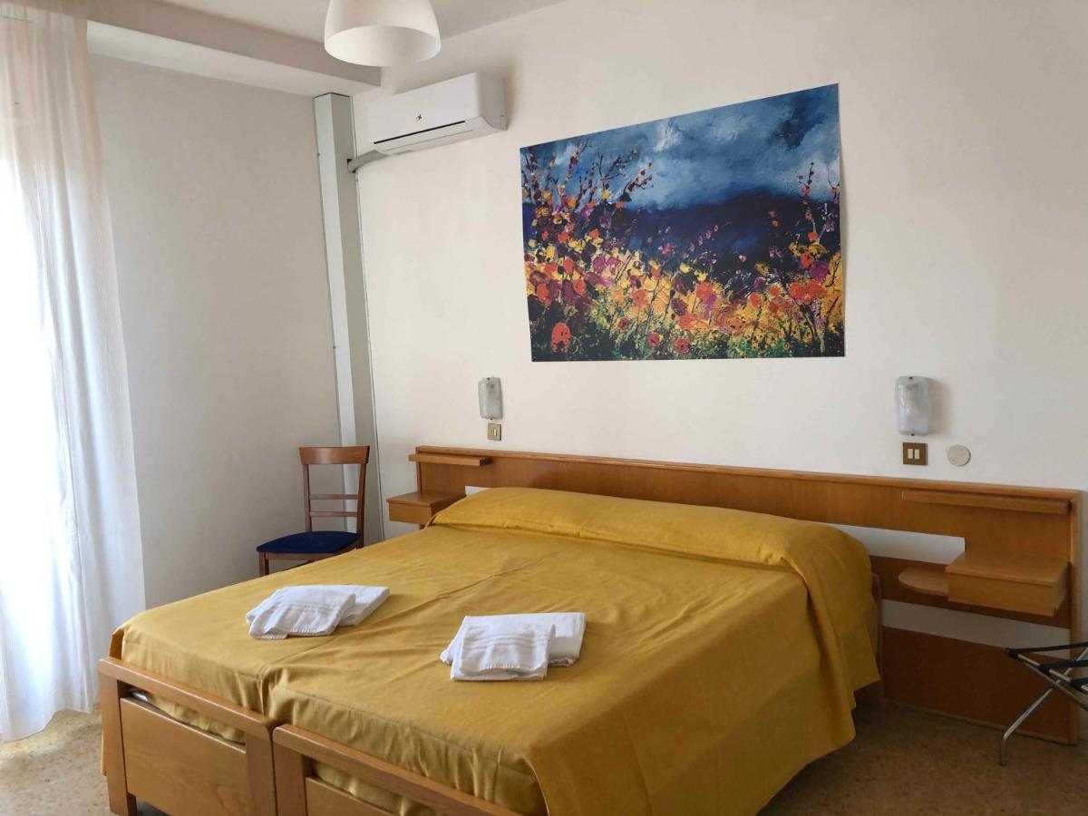 Hotel Adriatico ビビオーネ エクステリア 写真